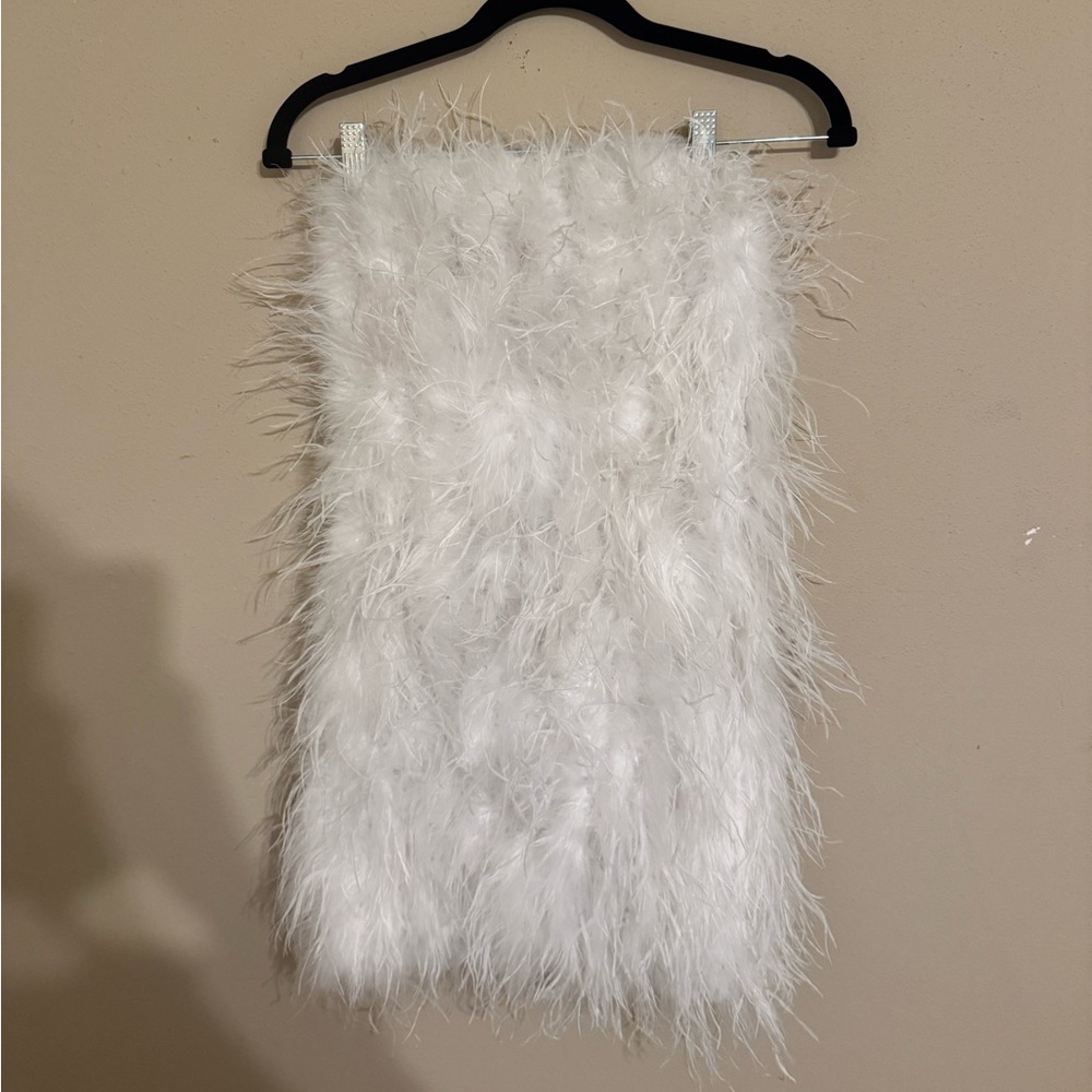 Buddy Love Brand
Size XSmall

Buddy Love Strapless Feather Dress - White